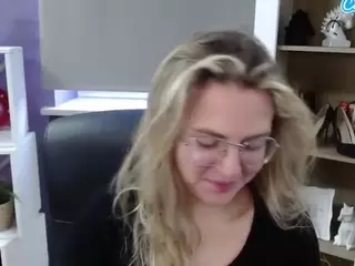 ZoeyFancy's Live Sex Cam Show