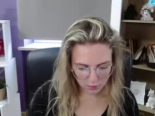 ZoeyFancy's Live Sex Cam Show