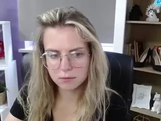 ZoeyFancy's Live Sex Cam Show