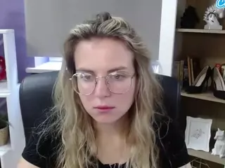 ZoeyFancy's Live Sex Cam Show