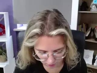 ZoeyFancy's Live Sex Cam Show