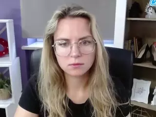 ZoeyFancy's Live Sex Cam Show