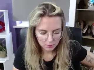 ZoeyFancy's Live Sex Cam Show