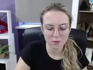 ZoeyFancy's Live Sex Cam Show