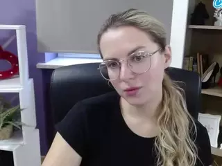 ZoeyFancy's Live Sex Cam Show