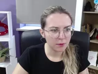 ZoeyFancy's Live Sex Cam Show