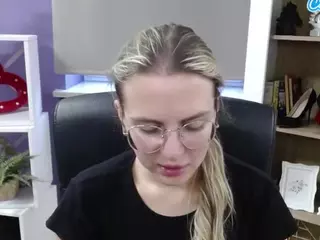 ZoeyFancy's Live Sex Cam Show