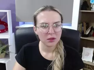 ZoeyFancy's Live Sex Cam Show