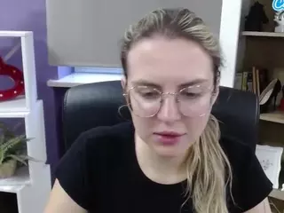 ZoeyFancy's Live Sex Cam Show
