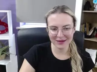 ZoeyFancy's Live Sex Cam Show