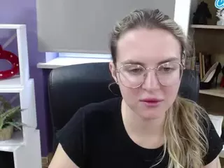 ZoeyFancy's Live Sex Cam Show