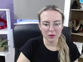 ZoeyFancy's Live Sex Cam Show
