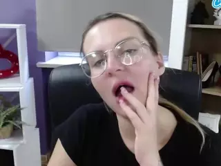 ZoeyFancy's Live Sex Cam Show