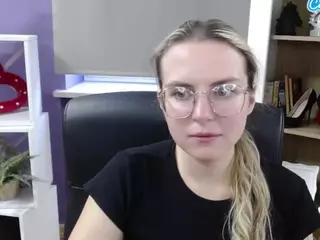 ZoeyFancy's Live Sex Cam Show