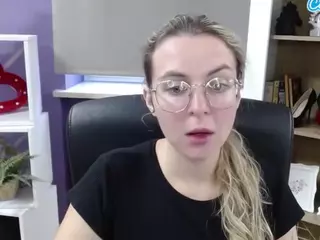 ZoeyFancy's Live Sex Cam Show