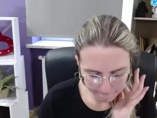 ZoeyFancy's Live Sex Cam Show