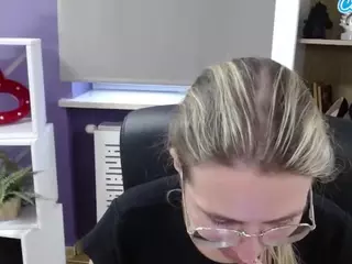 ZoeyFancy's Live Sex Cam Show