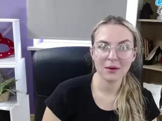 ZoeyFancy's Live Sex Cam Show