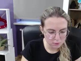 ZoeyFancy's Live Sex Cam Show