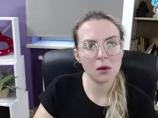 ZoeyFancy's Live Sex Cam Show