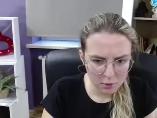 ZoeyFancy's Live Sex Cam Show