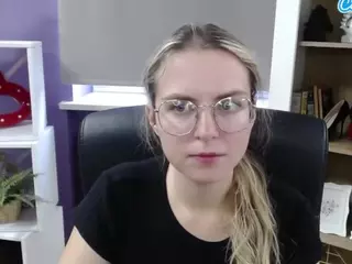 ZoeyFancy's Live Sex Cam Show