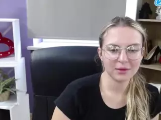 ZoeyFancy's Live Sex Cam Show