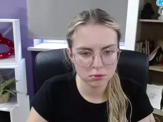 ZoeyFancy's Live Sex Cam Show