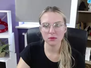 ZoeyFancy's Live Sex Cam Show