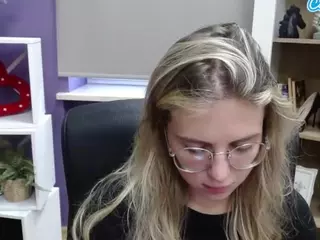 ZoeyFancy's Live Sex Cam Show
