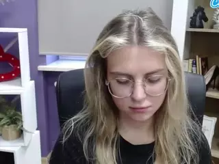 ZoeyFancy's Live Sex Cam Show