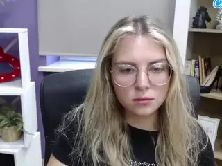 ZoeyFancy's Live Sex Cam Show