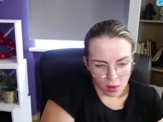 ZoeyFancy's Live Sex Cam Show