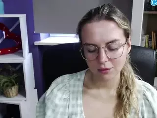 ZoeyFancy's Live Sex Cam Show
