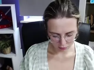 ZoeyFancy's Live Sex Cam Show