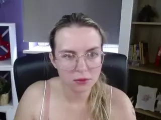 ZoeyFancy's Live Sex Cam Show