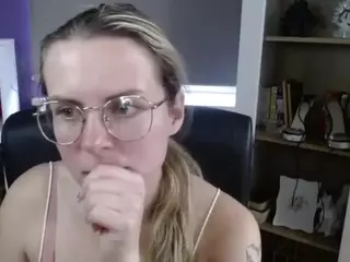 ZoeyFancy's Live Sex Cam Show
