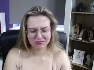 ZoeyFancy's Live Sex Cam Show