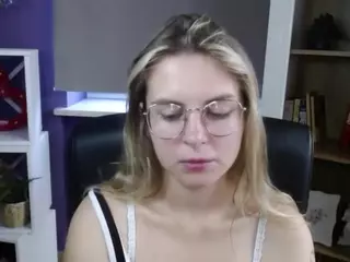 ZoeyFancy's Live Sex Cam Show