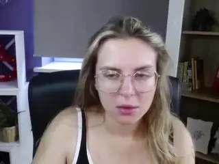 ZoeyFancy's Live Sex Cam Show