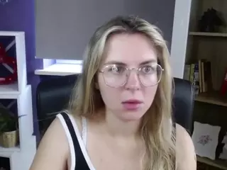 ZoeyFancy's Live Sex Cam Show