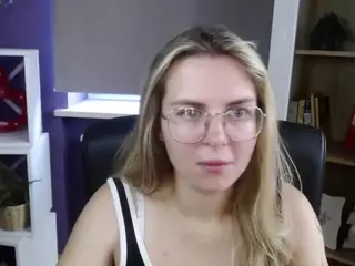 ZoeyFancy's Live Sex Cam Show