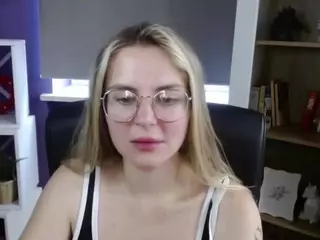 ZoeyFancy's Live Sex Cam Show