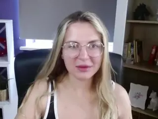 ZoeyFancy's Live Sex Cam Show