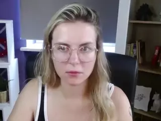 ZoeyFancy's Live Sex Cam Show