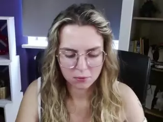 ZoeyFancy's Live Sex Cam Show