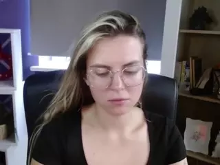 ZoeyFancy's Live Sex Cam Show
