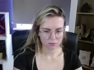 ZoeyFancy's Live Sex Cam Show