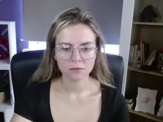 ZoeyFancy's Live Sex Cam Show