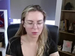 ZoeyFancy's Live Sex Cam Show